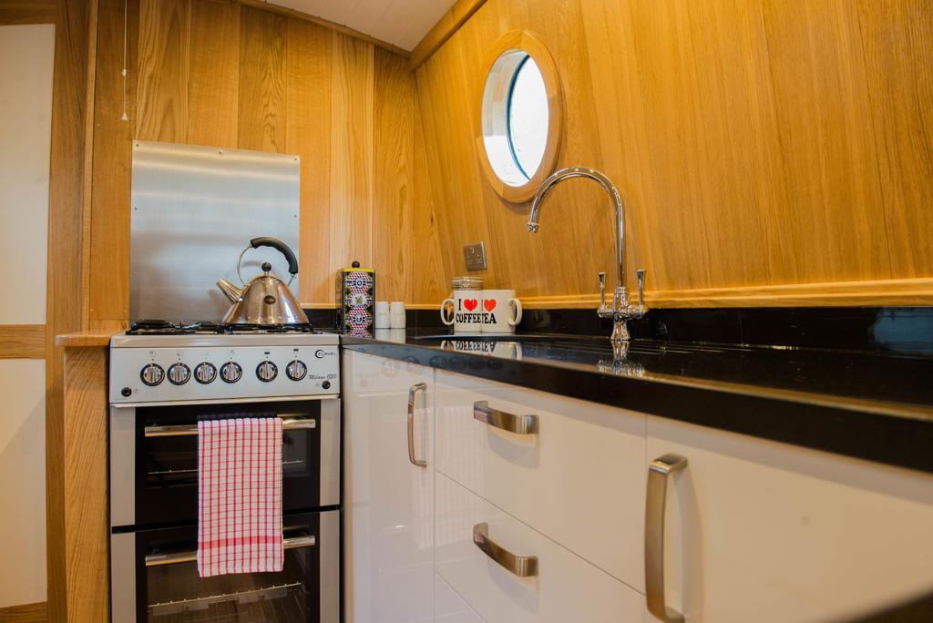 Narrowboat Puzzle Hotel Ely Kültér fotó