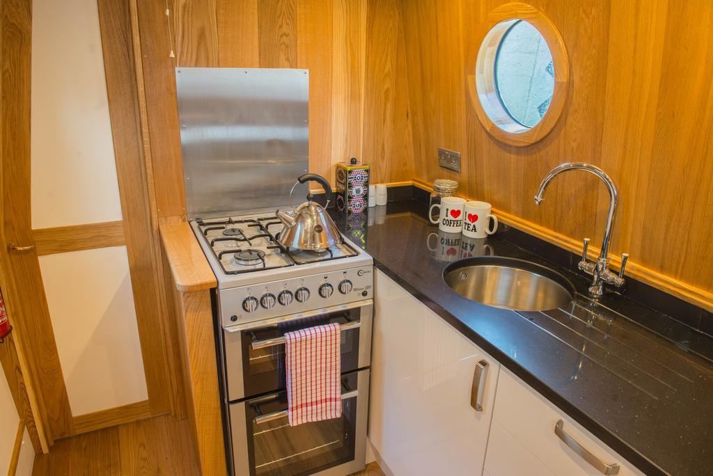 Narrowboat Puzzle Hotel Ely Kültér fotó